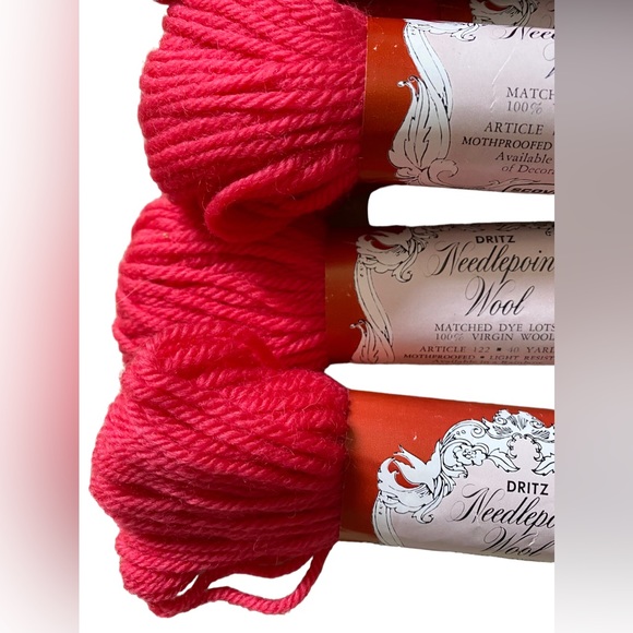 Strawberry VTG NOS Scovill Dritz Luxury 100% Virgin Wool Needlepoint 40 yds - Picture 2 of 4